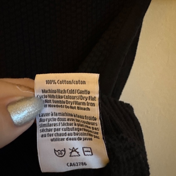 DECADE STUDIO Cropped Knit Top - Picture 6 of 6